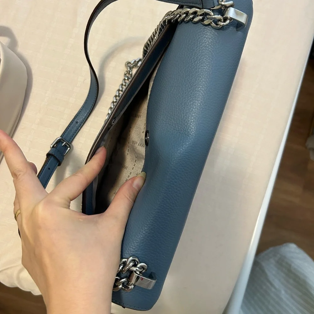 🩵DKNY Blue Leather Crossbody Bag with Chain Strap ECU - Picture 7 of 9